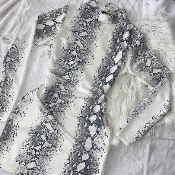 Short Tight Dress - Picture 1 of 2